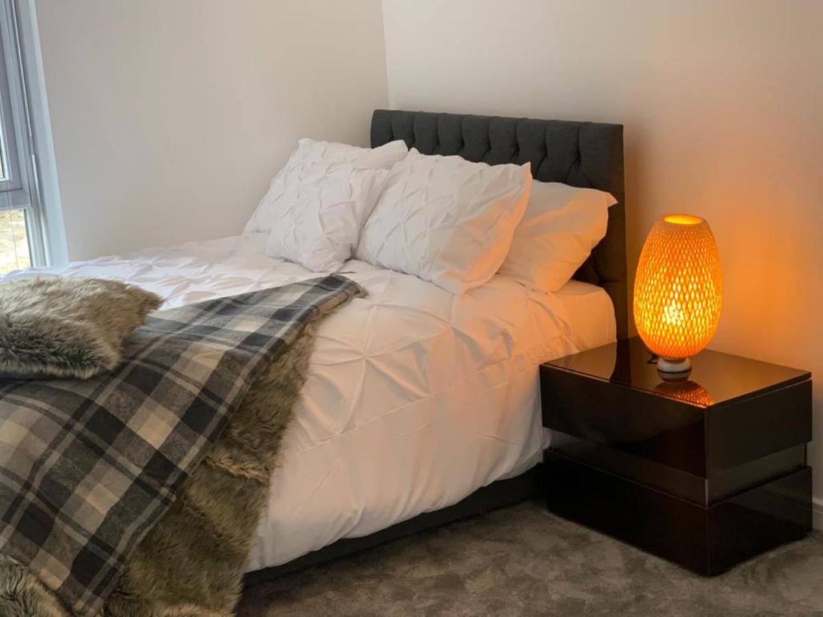 Lakeside 2 Bed Luxury Apartment No Parties No Events Early Check-In Late Check- Out Allowed West Thurrock Exterior photo